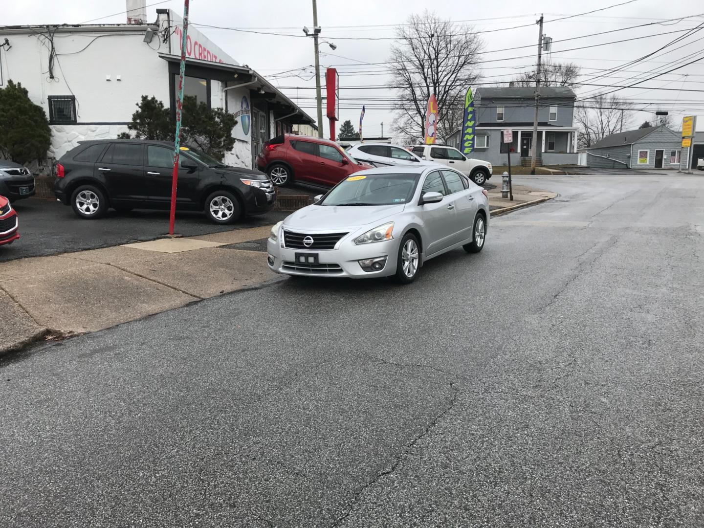 2013 Silver /Gray Nissan Altima SV (1N4AL3AP1DC) with an 2.4 V4 engine, Automatic transmission, located at 577 Chester Pike, Prospect Park, PA, 19076, (610) 237-1015, 39.886154, -75.302338 - Photo#1